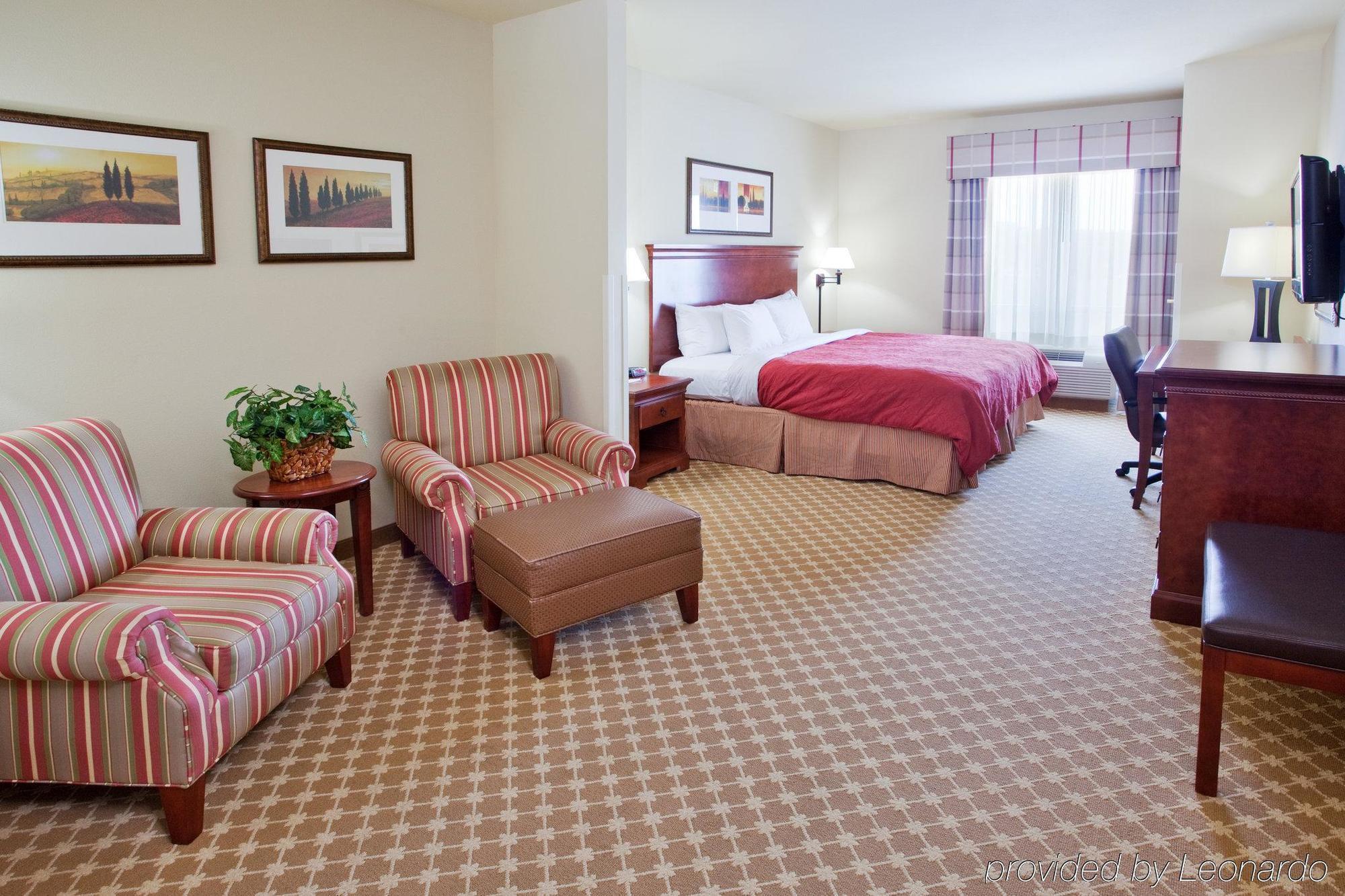 Country & By Radisson, Tifton, Ga