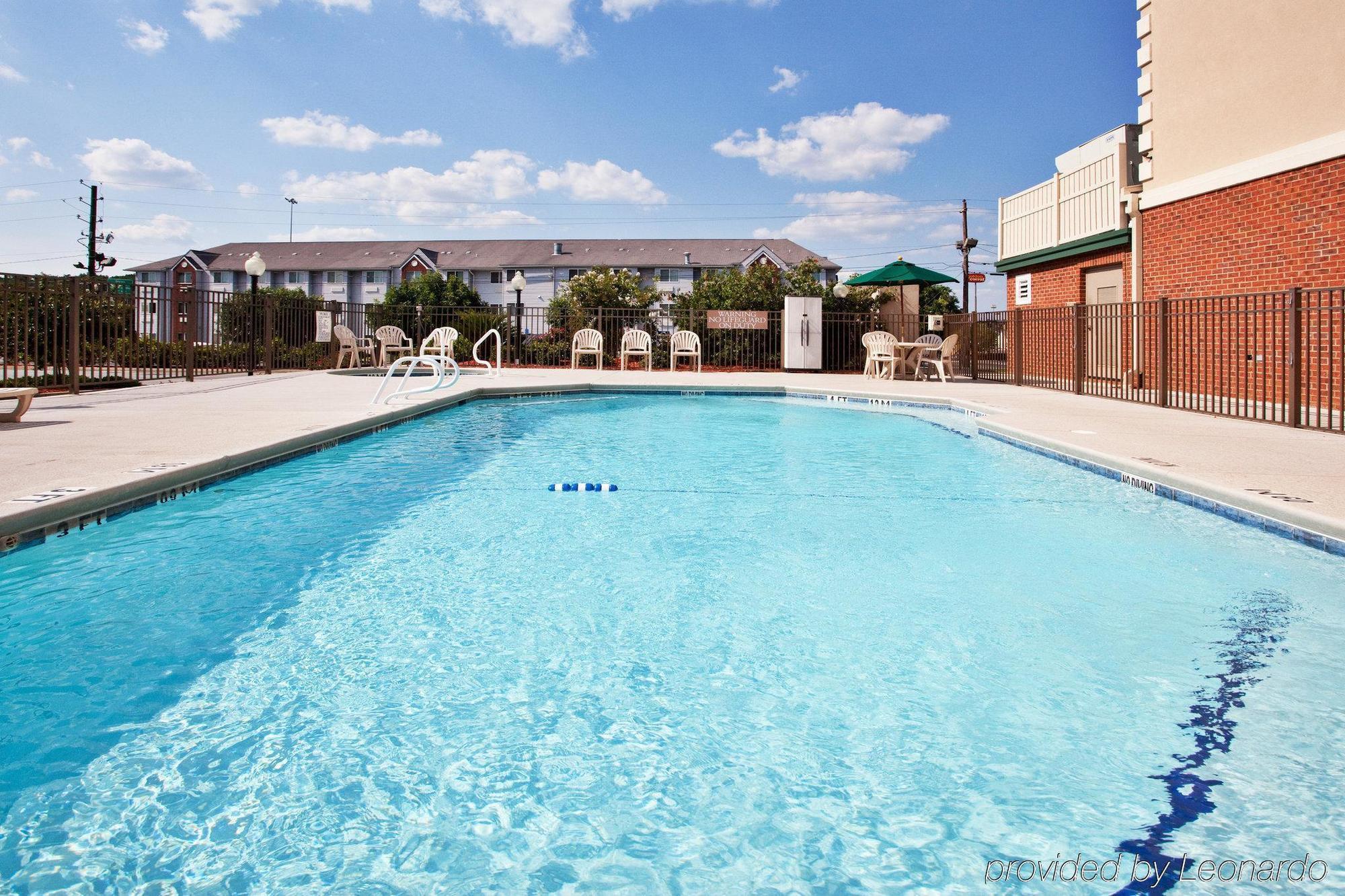 Hotel Country & By Radisson, Tifton, Ga