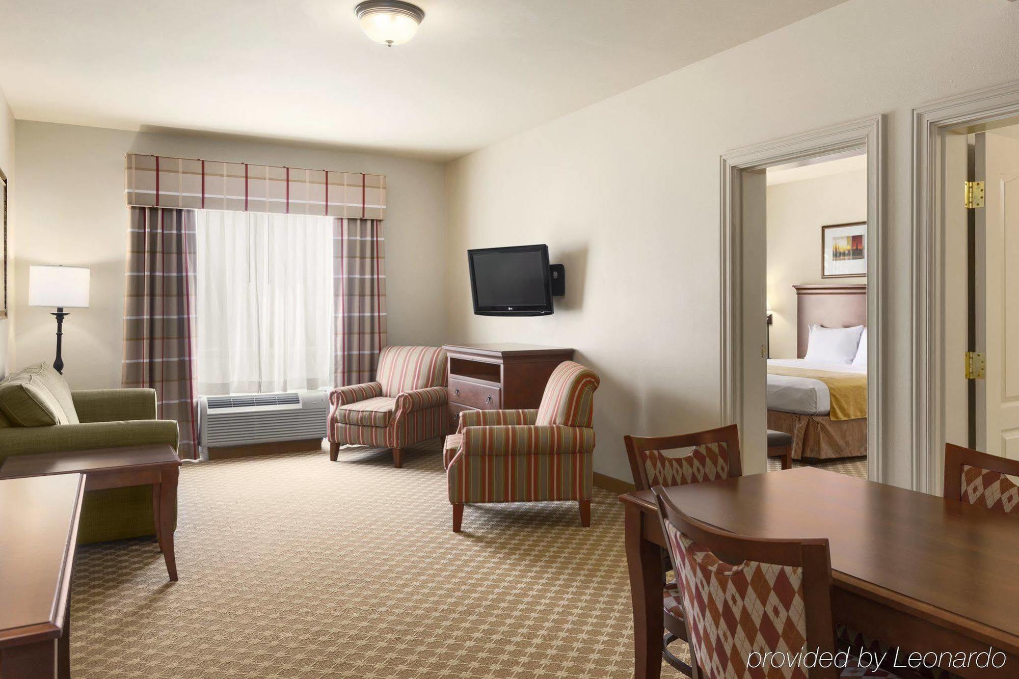 Country & By Radisson, Tifton, Ga