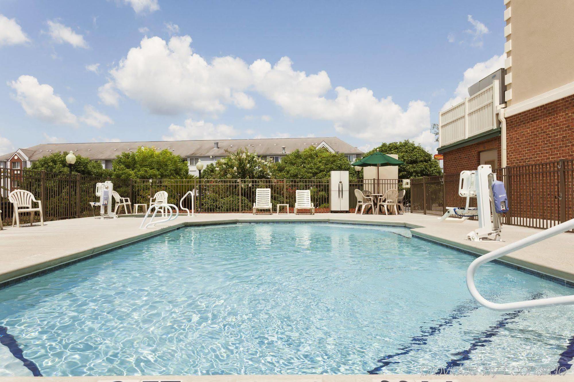 Hotel Country & By Radisson, Tifton, Ga 3*